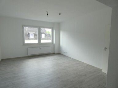 Wohnung zur Miete 380 € 1 Zimmer 37,5 m² 3. Geschoss frei ab 01.11.2024 Simsonstr. 57 Holsterhausen Essen 45147