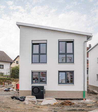 Einfamilienhaus zum Kauf provisionsfrei 545.000 € 4,5 Zimmer 131 m² 213 m² Grundstück frei ab sofort Woffendorfer Straße 1-3 Altenkunstadt Altenkunstadt 96264