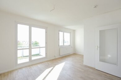 Wohnung zur Miete 270 € 1 Zimmer 31,3 m² 2. Geschoss frei ab 01.03.2025 Kreuzerstraße 10 Silberhöhe Halle 06132