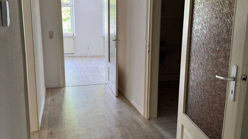 Wohnung zur Miete 384 € 3 Zimmer 77 m² EG frei ab sofort Brücknerstraße 14 Mylau Reichenbach 08499