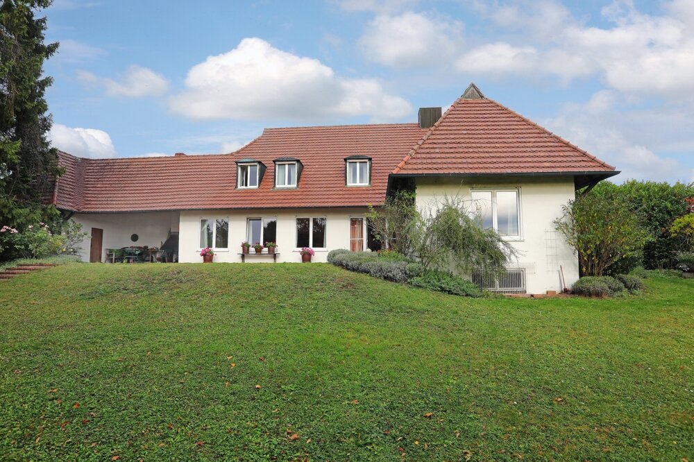 Einfamilienhaus zum Kauf 1.575.000 € 5 Zimmer 193 m²<br/>Wohnfläche 1.226 m²<br/>Grundstück Berg Landshut 84036