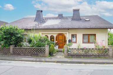 Einfamilienhaus zum Kauf 365.000 € 10 Zimmer 330,2 m² 415,2 m² Grundstück Wallau Biedenkopf 35216