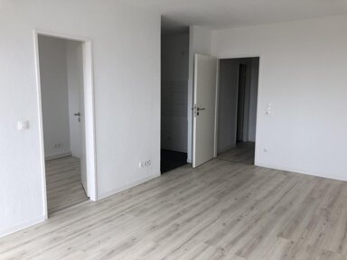 Wohnung zur Miete 889 € 3 Zimmer 77,6 m² 4. Geschoss frei ab 14.12.2024 Potsdamer Straße 21 Hassels Düsseldorf 40599