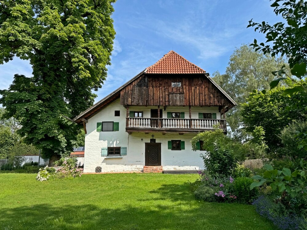 Einfamilienhaus zum Kauf 6 Zimmer 180 m²<br/>Wohnfläche 955 m²<br/>Grundstück Berg Landshut 84036