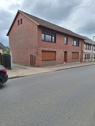 Mehrfamilienhaus zum Kauf 270.000 € 7 Zimmer 231 m² 782 m² Grundstück Uelzen Uelzen 29525