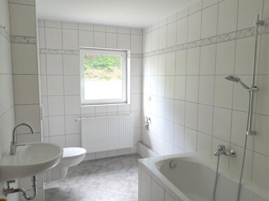 Wohnung zur Miete 380 € 3 Zimmer 69 m² 1. Geschoss frei ab sofort Grünhain Grünhain-Beierfeld 08344