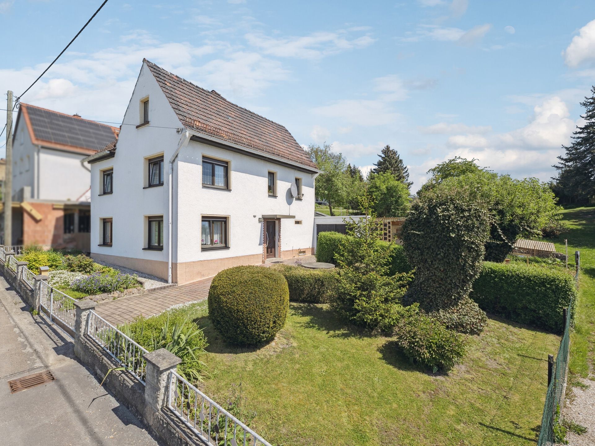 Einfamilienhaus zum Kauf provisionsfrei 99.000 € 5 Zimmer 101 m²<br/>Wohnfläche 392 m²<br/>Grundstück Gödern Göhren 04603