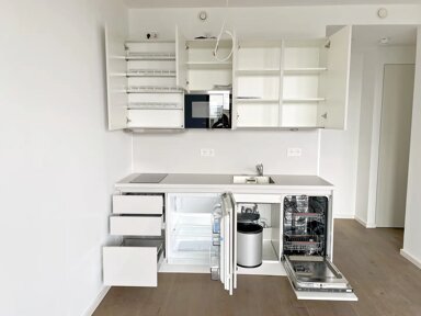 Wohnung zur Miete 700 € 2 Zimmer 50 m² frei ab sofort Europa-Allee 11 Gallus Frankfurt am Main 60327