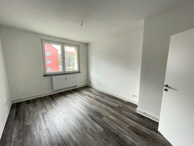 Wohnung zur Miete 377 € 3 Zimmer 58 m² 4. Geschoss Quedlinburger Straße 10 Halberstadt Halberstadt 38820