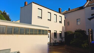 Mehrfamilienhaus zum Kauf 489.000 € 8 Zimmer 279 m² Grundstück Uerdingen - Markt Krefeld 47829