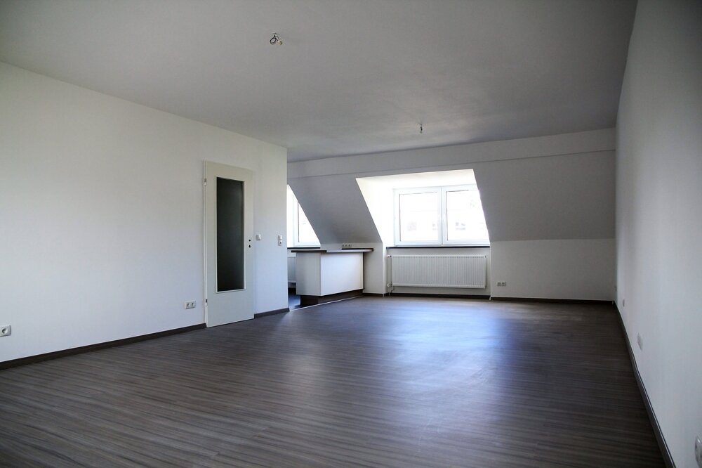 Wohnung zum Kauf 199.000 € 96 m²<br/>Wohnfläche 2. Stock<br/>Geschoss Südfriedhof Bezirk 5 Kiel 24103