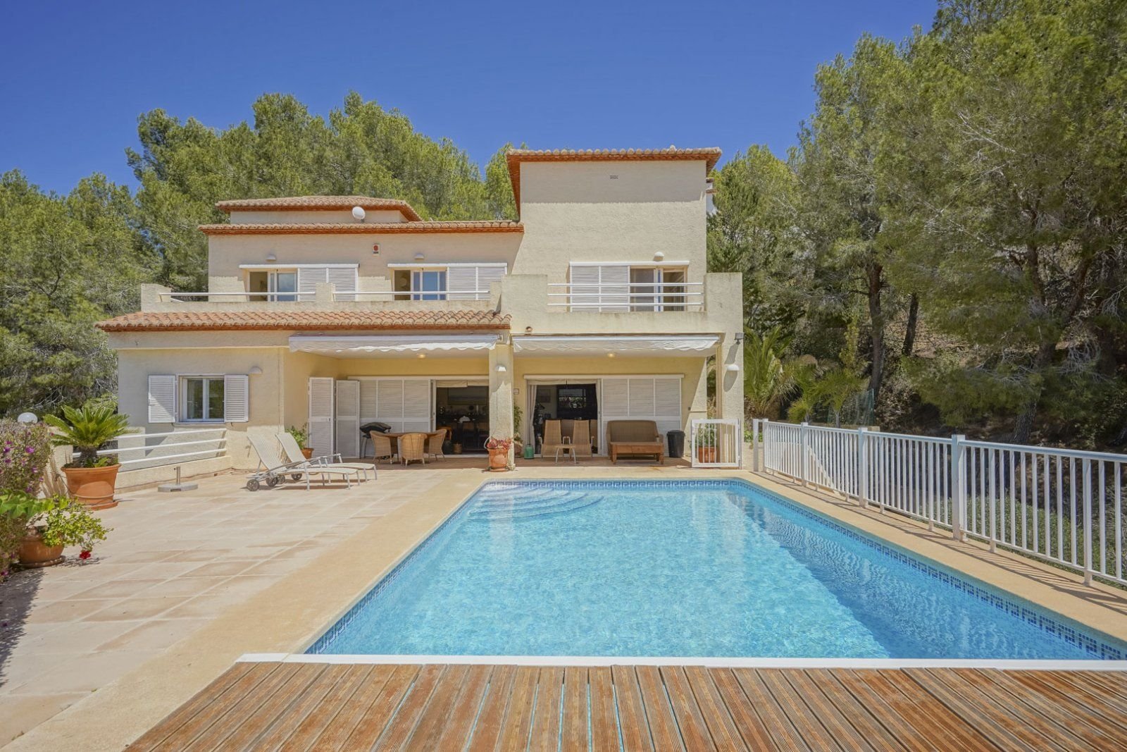 Villa zum Kauf 995.000 € 4 Zimmer 404 m²<br/>Wohnfläche 2.070 m²<br/>Grundstück Calpe 03710