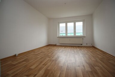 Wohnung zur Miete 258,12 € 2 Zimmer 47,8 m² 1. Geschoss frei ab sofort Bahnhofstraße 13 Reuth Reuth 08538