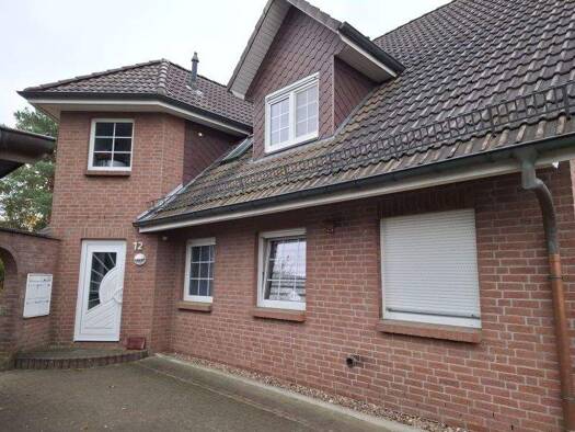 Mehrfamilienhaus zum Kauf als Kapitalanlage geeignet 556.000 € 12 Zimmer 297,5 m² 1.014 m² Grundstück Offen Bergen 29303