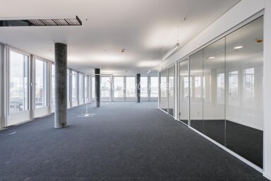 Büro-/Praxisfläche zur Miete 30 € 3.031,2 m² Bürofläche teilbar ab 399 m² Friedrichshain Berlin 10243