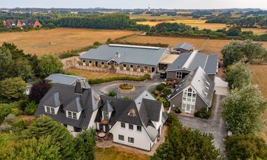 Villa zum Kauf 22 Zimmer 840 m² 14.700 m² Grundstück Wenningstedt Wenningstedt-Braderup (Sylt) 25996