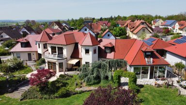 Villa zum Kauf 1.590.000 € 576,2 m² 2.854 m² Grundstück Sulzdorf Giebelstadt 97232