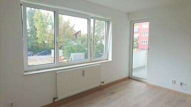 Wohnung zur Miete 800 € 3 Zimmer 64,8 m² frei ab 01.12.2024 Neutraubling 93073