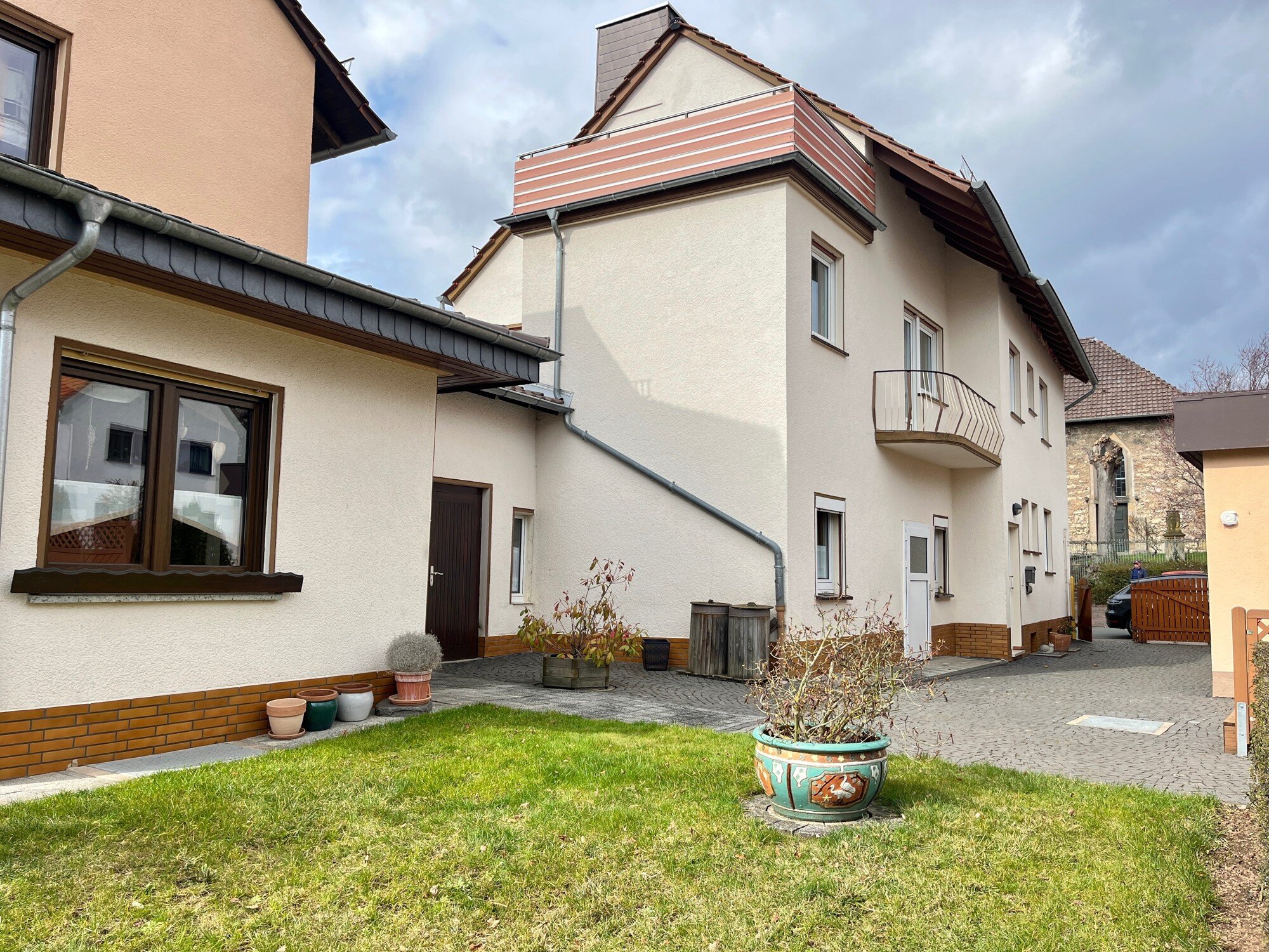 Einfamilienhaus zum Kauf 279.000 € 14 Zimmer 365 m²<br/>Wohnfläche 682 m²<br/>Grundstück Weidenhausen Meißner 37290