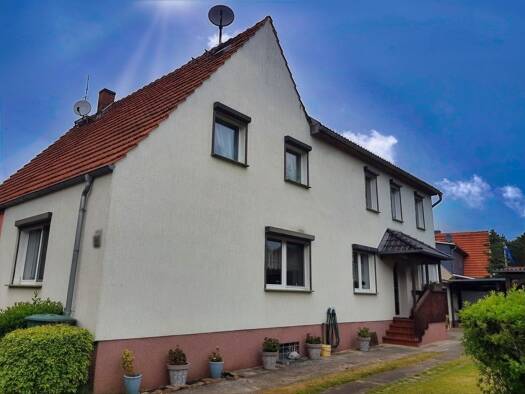 Doppelhaushälfte zum Kauf 145.000 € 5 Zimmer 123 m² 368 m² Grundstück Schönhausen 39524