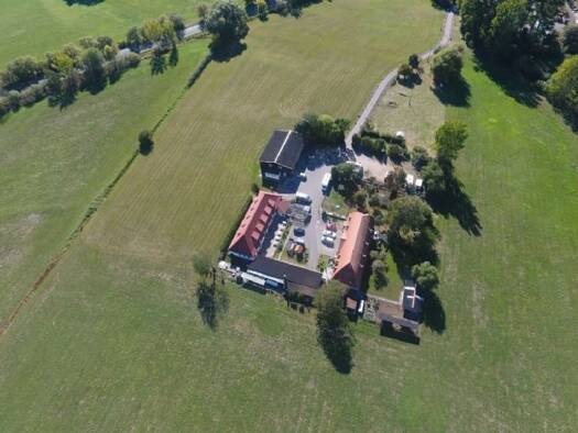 Haus zum Kauf provisionsfrei 1.250.000 € 25 Zimmer 708 m² 9.120 m² Grundstück Meißen 01662