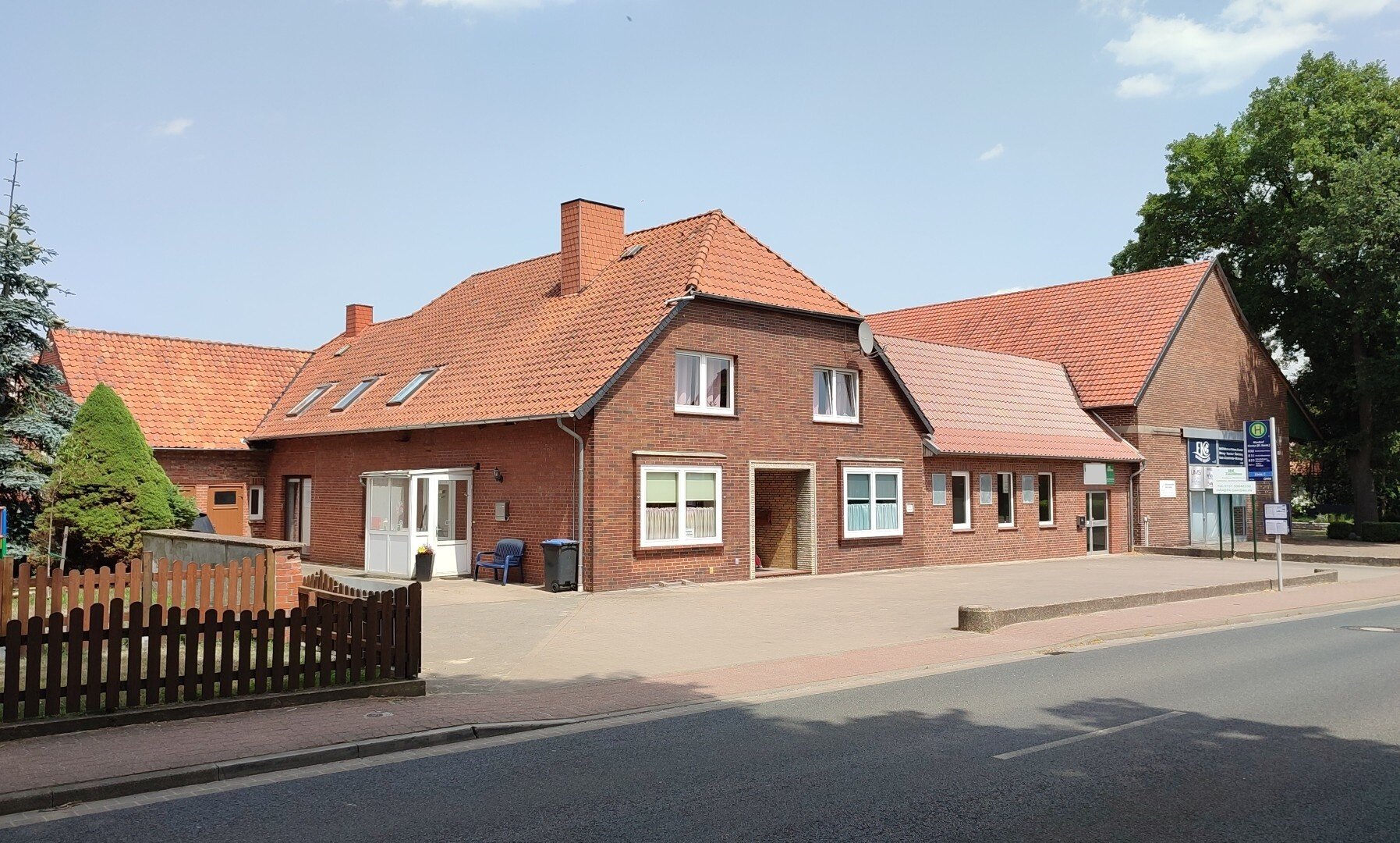 Mehrfamilienhaus zum Kauf 420.000 € 11 Zimmer 400 m²<br/>Wohnfläche 1.079 m²<br/>Grundstück Mardorf - Mitte Neustadt am Rübenberge 31535