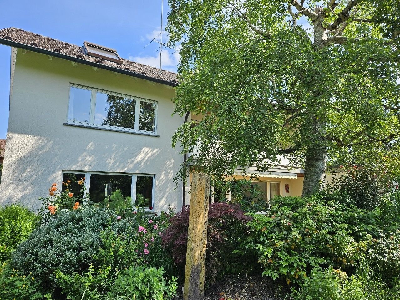 Einfamilienhaus zum Kauf 799.000 € 7 Zimmer 225 m²<br/>Wohnfläche 648 m²<br/>Grundstück Hohentwiel - Gewerbeschule 25 Singen 78224