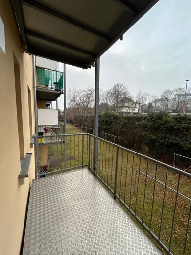 Wohnung zum Kauf 82.500 € 3 Zimmer 75 m² Südvorstadt Plauen 08527