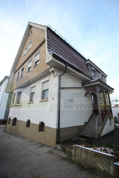 Mehrfamilienhaus zum Kauf 495.000 € 8 Zimmer 179 m² 307 m² Grundstück Schwenningen Villingen-Schwenningen 78054