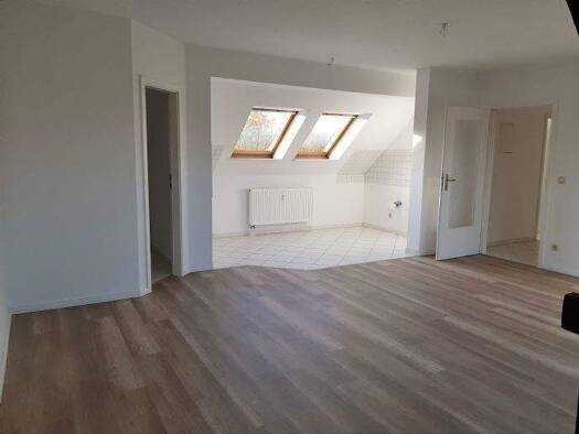 Wohnung zur Miete 210 € 1 Zimmer 41,1 m² 3. Geschoss frei ab 01.01.2026 Crimmitschauer Straße 25 Innenstadt Zwickau 08056
