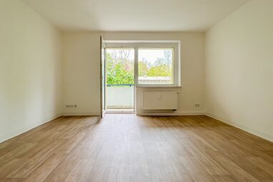 Wohnung zur Miete 369 € 3 Zimmer 67,4 m² Erdgeschoss Lothar-Streit-Straße 18b Mitte - Süd 141 Zwickau 08056