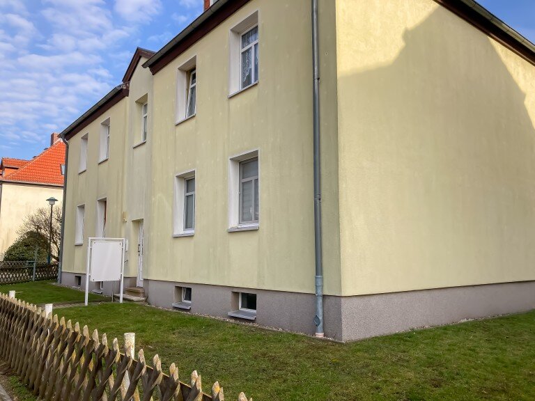Wohnung zur Miete 373 € 4 Zimmer 62,2 m²<br/>Wohnfläche 3. Stock<br/>Geschoss Clara-Zetkin-Str. 27 Oschersleben Oschersleben 39387