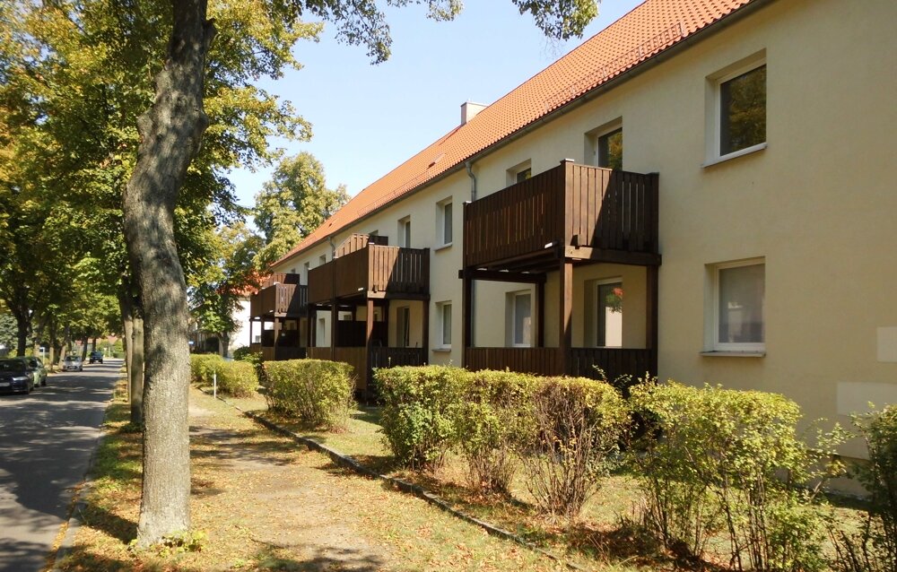 Wohnung zur Miete 240 € 1 Zimmer 36,3 m²<br/>Wohnfläche Erdgeschoss<br/>Geschoss Berliner Straße 9 Lauta Lauta 02991