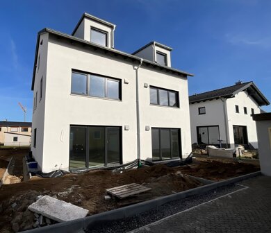 Doppelhaushälfte zum Kauf provisionsfrei 599.000 € 5 Zimmer 134 m² 128 m² Grundstück frei ab sofort Regenstauf Regenstauf 93128