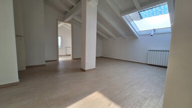 Apartment zum Kauf 150.000 € 3 Zimmer 75 m² 2. Geschoss Via Campagnola Manerba ddel Garda