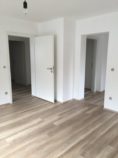 Wohnung zur Miete 1.045 € 2,5 Zimmer 74 m² EG frei ab 01.03.2025 Neuseserstrasse 9 Neuses Erlangen 91056