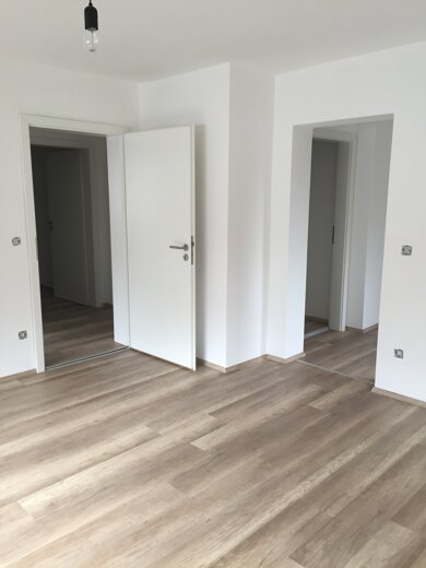 Wohnung zur Miete 985 € 2,5 Zimmer 74 m² EG frei ab sofort Neuseserstrasse 9 Neuses Erlangen 91056