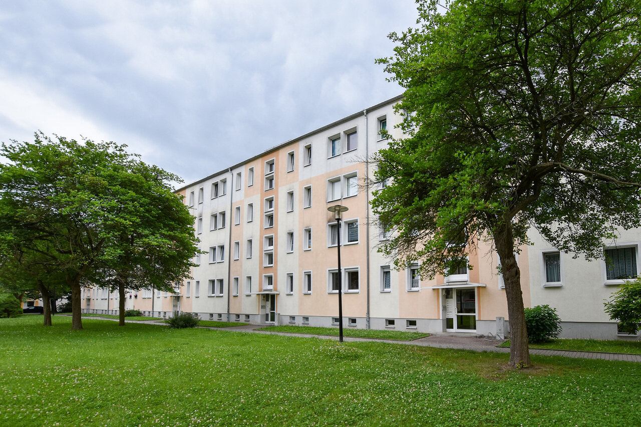 Wohnung zur Miete 300 € 2 Zimmer 48,7 m²<br/>Wohnfläche 3. Stock<br/>Geschoss Etkar-Andre-Str. 16 Weinhübel Görlitz 02827