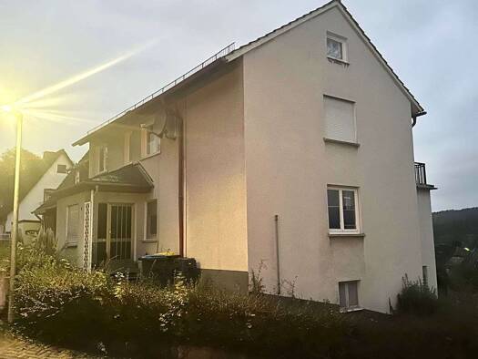 Doppelhaushälfte zur Miete 1.200 € 7 Zimmer 150,9 m² 604 m² Grundstück frei ab sofort Philippsthal Philippsthal (Werra) 36269