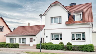 Einfamilienhaus zum Kauf provisionsfrei 330.000 € 4 Zimmer 130 m² 2.448 m² Grundstück frei ab sofort Bismarker Straße 59 Gardelegen Gardelegen 39638