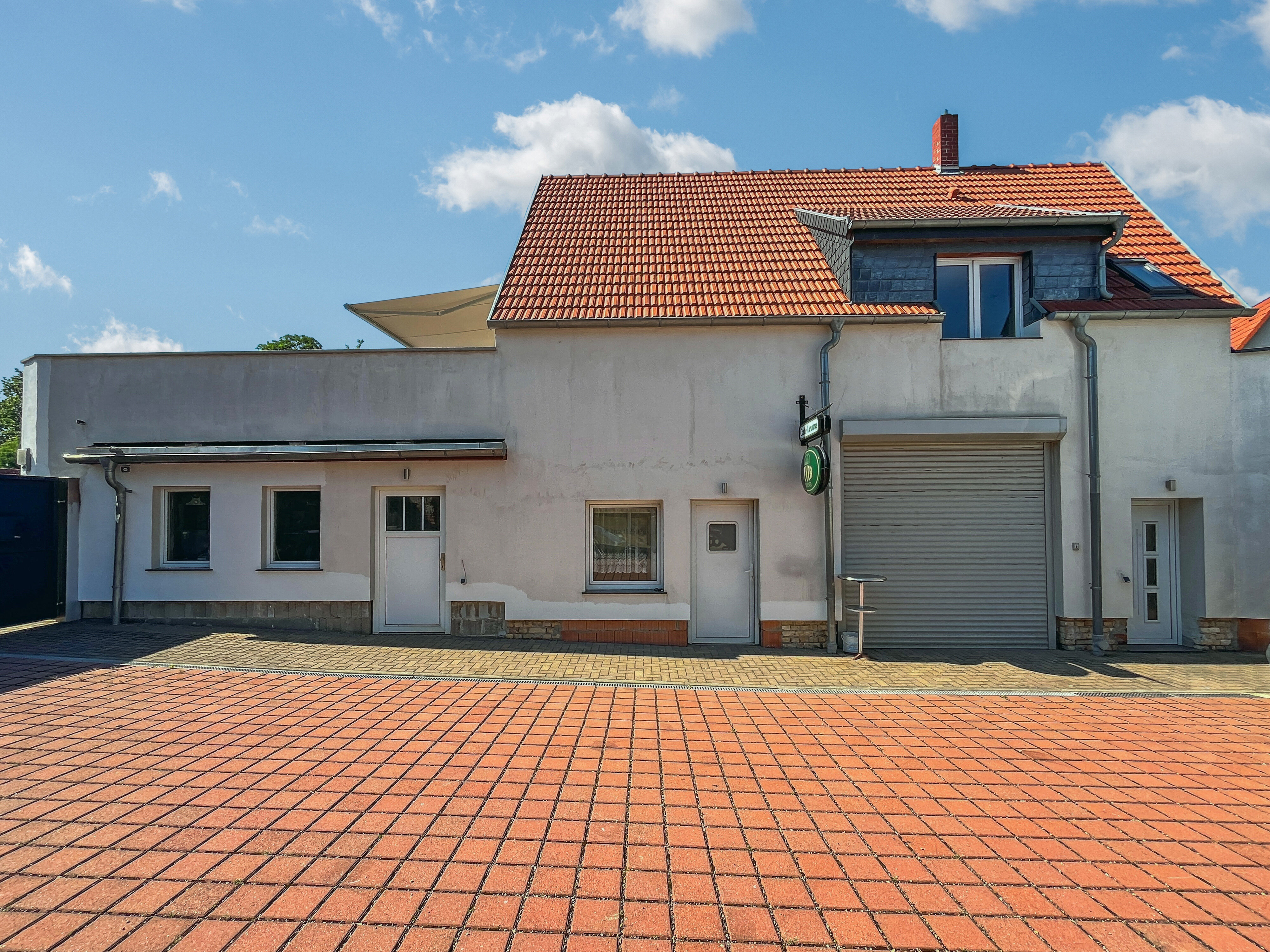 Einfamilienhaus zum Kauf 286.000 € 3 Zimmer 108 m²<br/>Wohnfläche 1.016 m²<br/>Grundstück Leuna Leuna 06237