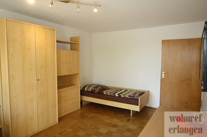 Wohnung zur Miete Wohnen auf Zeit 928 € 1 Zimmer 29 m²<br/>Wohnfläche 01.08.2024<br/>Verfügbarkeit Röthelheim Erlangen 91052