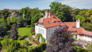 Villa zum Kauf 17 Zimmer 710 m² 3.990 m² Grundstück Neupasing München 81245