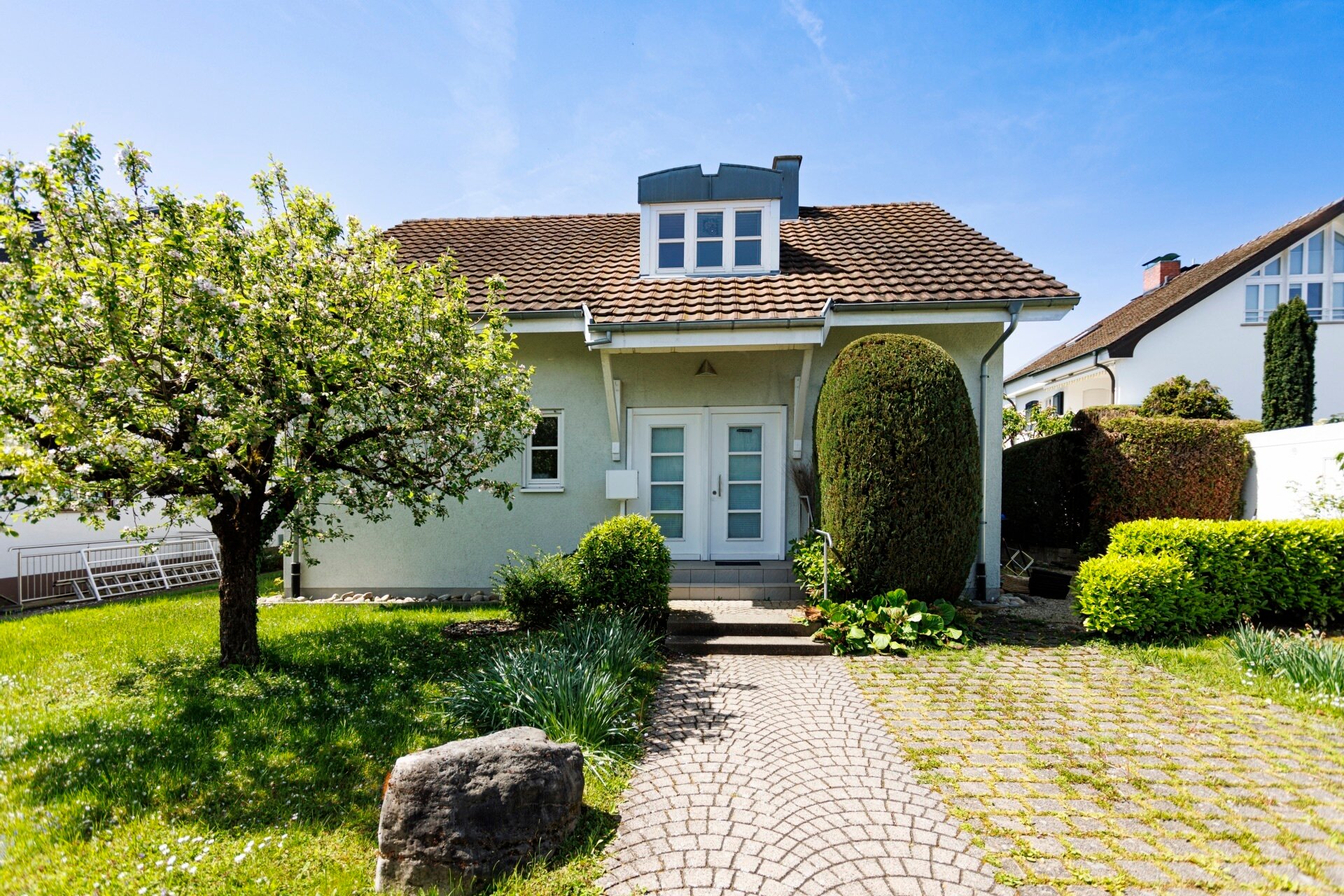 Einfamilienhaus zum Kauf 719.000 € 6 Zimmer 128 m²<br/>Wohnfläche 781 m²<br/>Grundstück Nollingen Rheinfelden (Baden) 79618