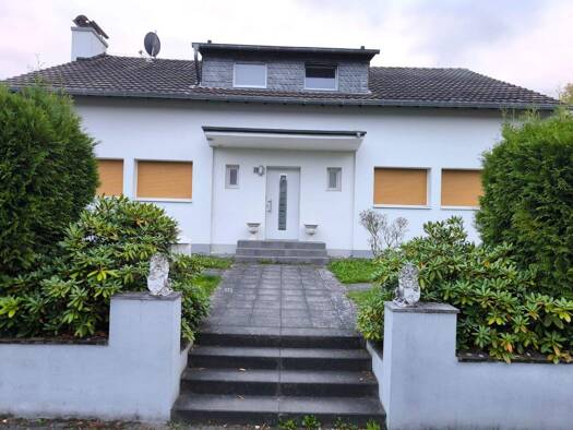 Mehrfamilienhaus zum Kauf 765.000 € 11 Zimmer 260 m² 648 m² Grundstück frei ab 01.02.2026 Pech Wachtberg 53343
