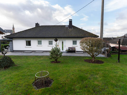 Einfamilienhaus zum Kauf 450.000 € 5 Zimmer 230 m² 1.330 m² Grundstück Ettersdorf Montabaur 56410