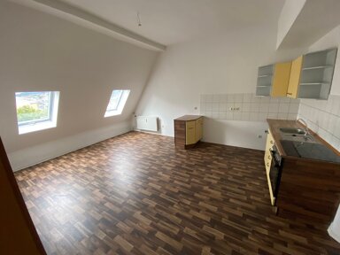 Wohnung zur Miete 380 € 2 Zimmer 79 m² frei ab sofort Windmühlenstr. 4 Bahnhofsvorstadt Plauen 08523