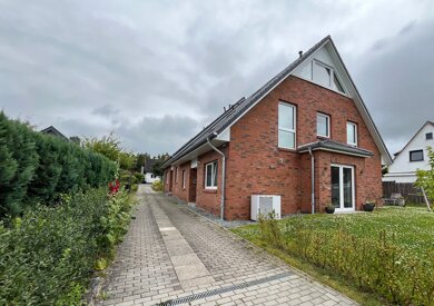 Doppelhaushälfte zur Miete 2.080 € 4 Zimmer 155 m² 420 m² Grundstück frei ab 01.06.2025 Klausdorf Altenholz 24161