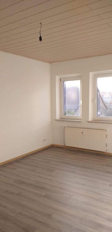 Wohnung zur Miete 380 € 4 Zimmer 90 m² frei ab 01.03.2025 Hauptstraße 70 Lossa Finne 06647