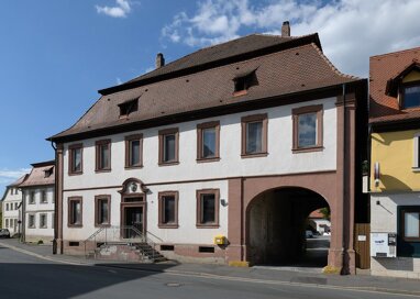 Haus zum Kauf 7 Zimmer 225 m² 826 m² Grundstück Burgwindheim Burgwindheim 96154